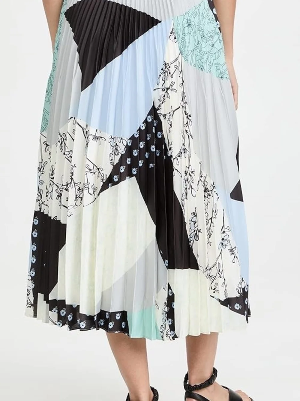 Club Monaco Pleated Skirt - Picture 3 of 6